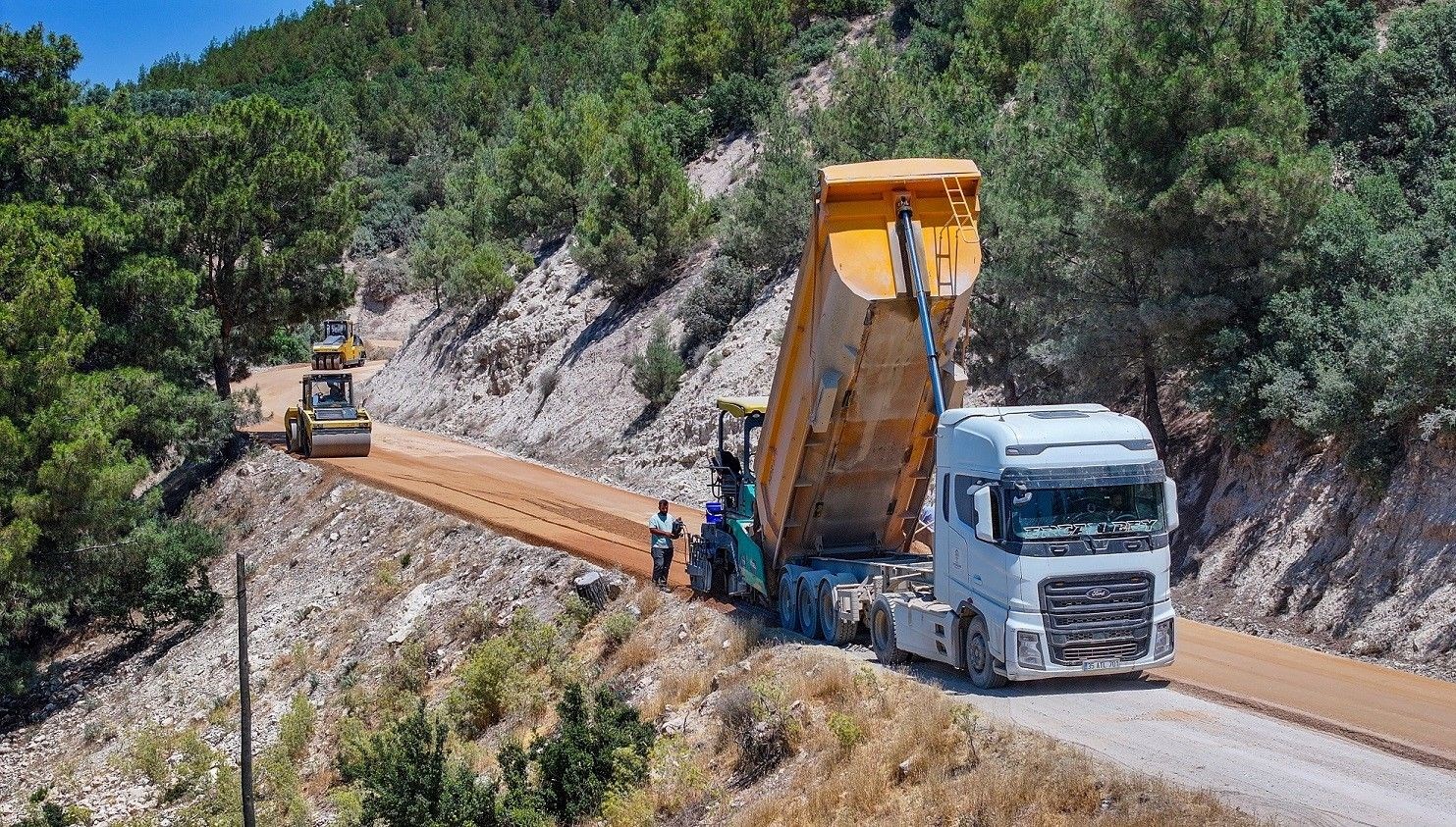 Denizli’nin Kale ilçesinde bulunan İnceğiz Kanyonu güzergahındaki turizm yolu, yapılan