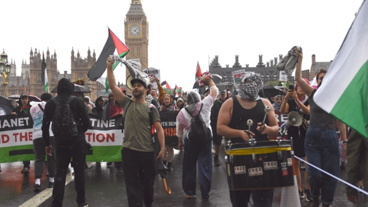 Başşehir Londra’da on binlerce kişi, 7 Ekim 2023’ten bu yana