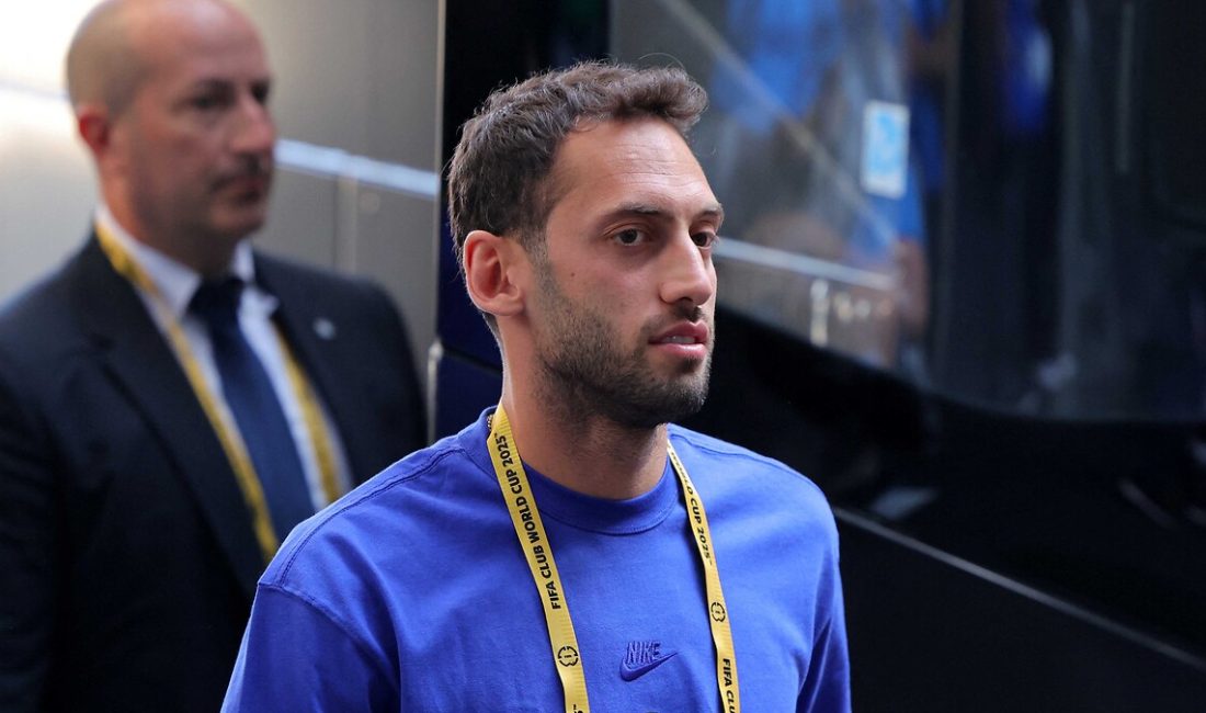 Galatasaray'ın gündeminde yer alan Hakan Çalhanoğlu için Inter'den rest geldi.