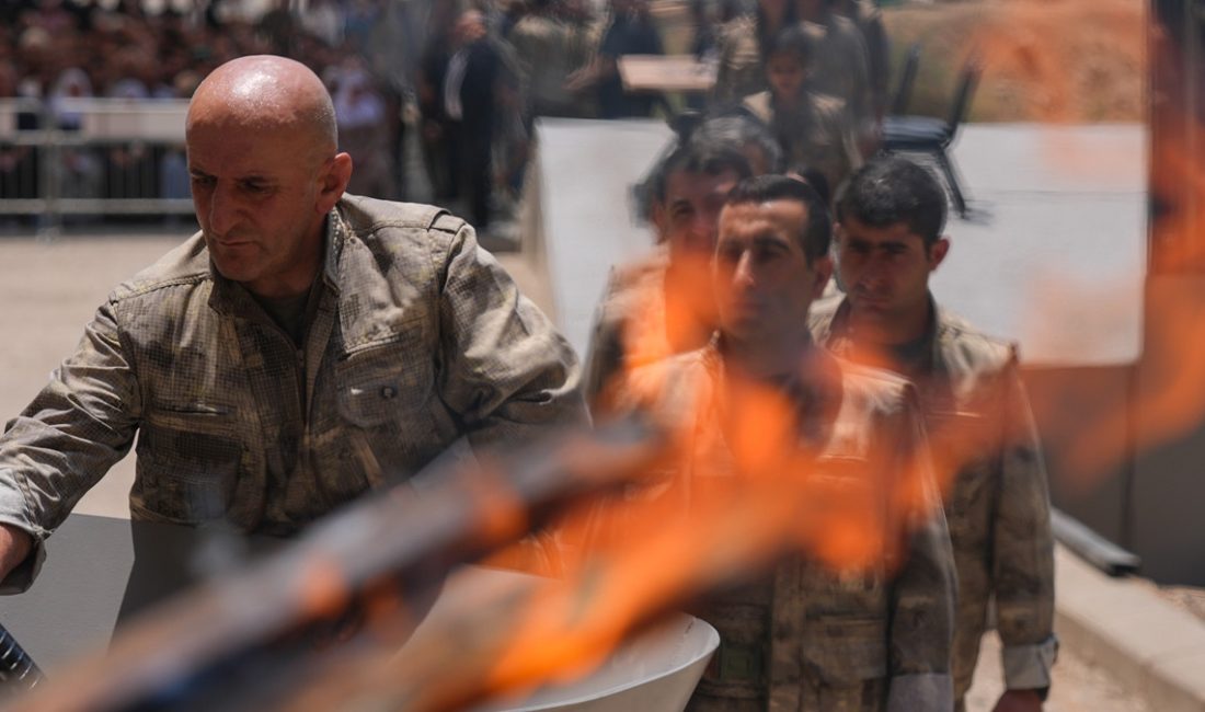 Terör örgütü PKK'nın silah bırakmaya başlamasının uzun vadeli barış ve