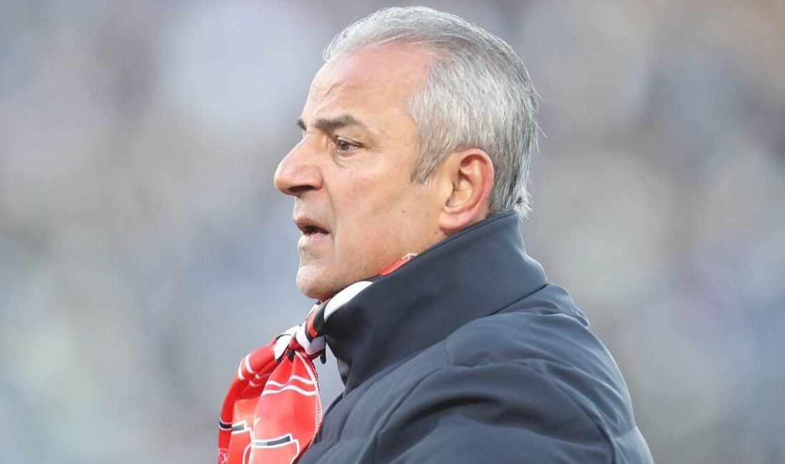 Fenerbahçe'den ayrıldıktan sonra Persepolis'in başına geçen İsmail Kartal, İran grubuyla