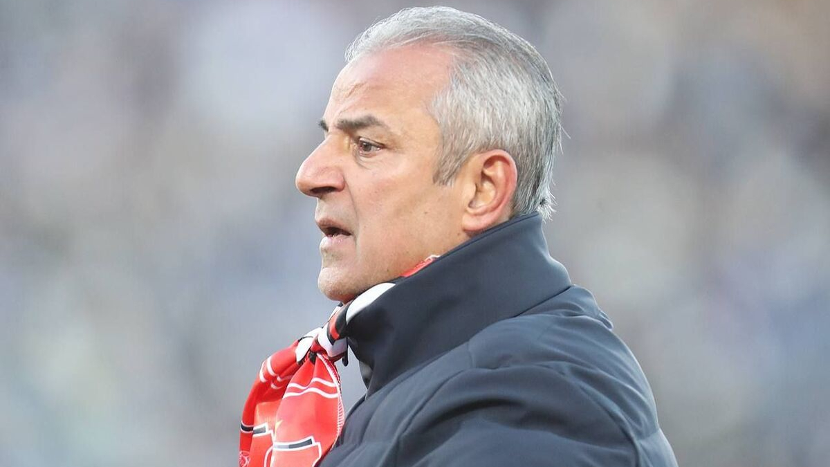 Fenerbahçe'den ayrıldıktan sonra Persepolis'in başına geçen İsmail Kartal, İran grubuyla