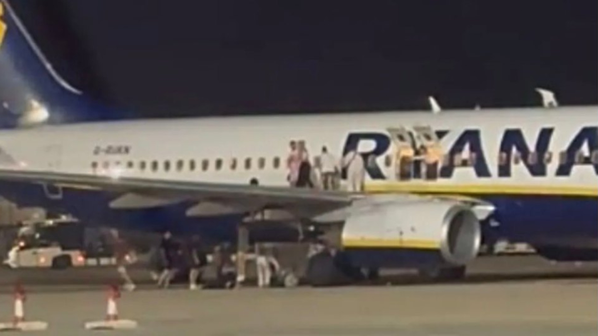 Mallorca Palma Havalimanı’nda Ryanair’e ilişkin bir uçağın yangın alarmı vermesi