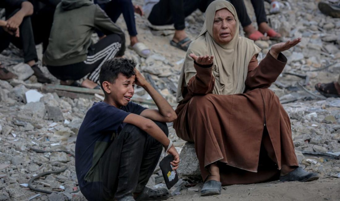 İsrail dün Gazze Şeridi'nin kuzeyinde insani yardım almak için bekleyenlere