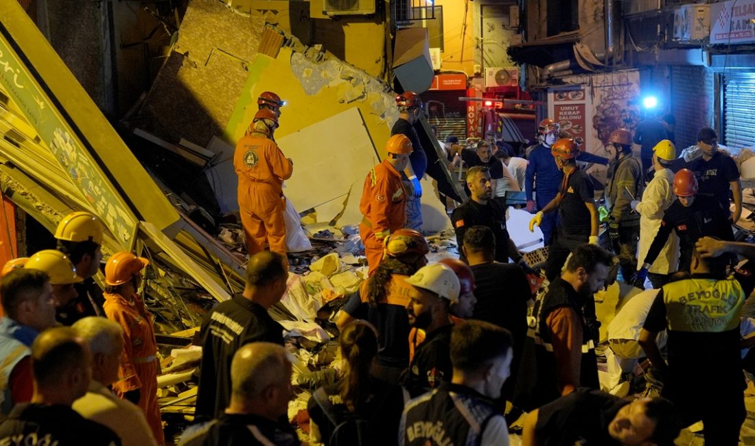 Beyoğlu'nda 3 katlı bir binanın yer katında bulunan büfe içerisinde