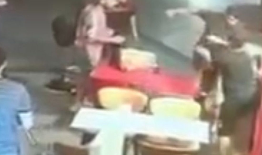 Kağıthane ilçesinde Bülent B. isimli şahıs sokakta karşılaştığı, eski eşi