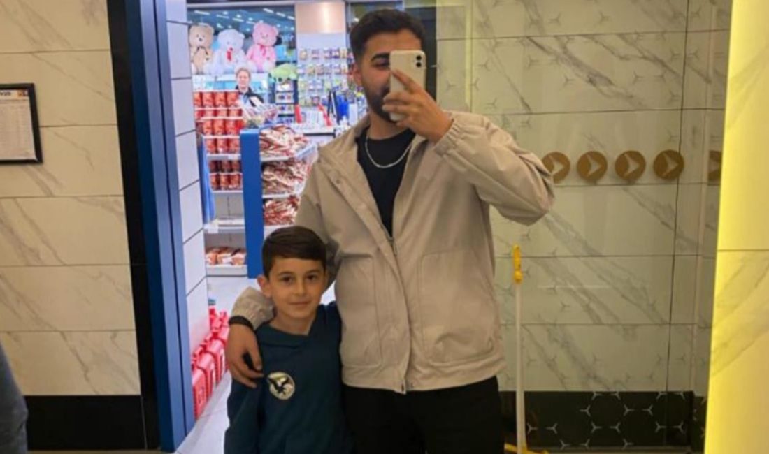 Çekmeköy'de apartman bahçesindeki parkta oynarken üzerine demir kapı düşmesi sonucu