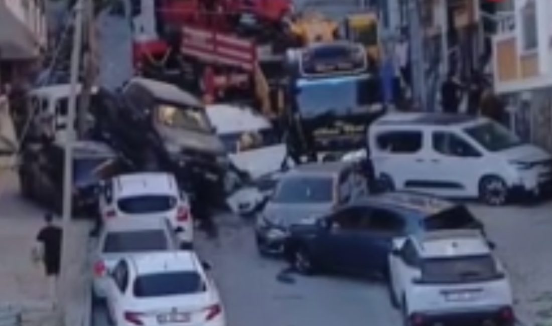Başakşehir'de bir inşaat alanına kurulan vinç, yokuşta denetimden çıkarak kaydı.