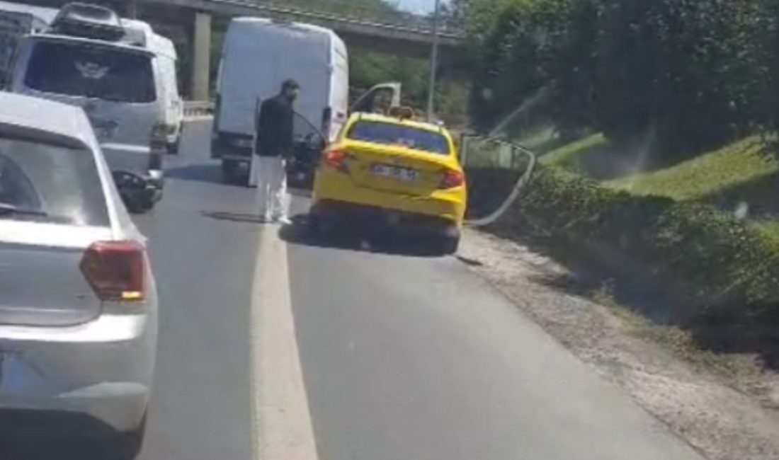 Esenler'de seyir halindeki minibüs sürücüsü aracından inip tartışma yaşadığı taksiciye