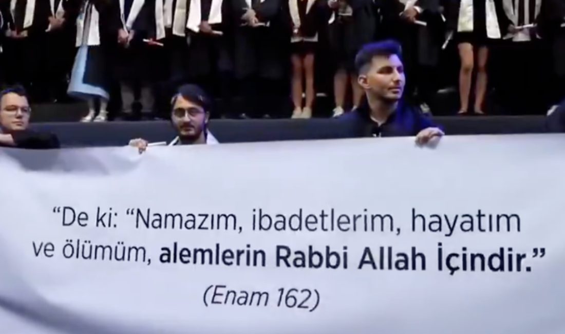 İstanbul Teknik Üniversitesi Bilgisayar ve Bilişim Fakültesi'nin mezuniyet merasiminde En'âm