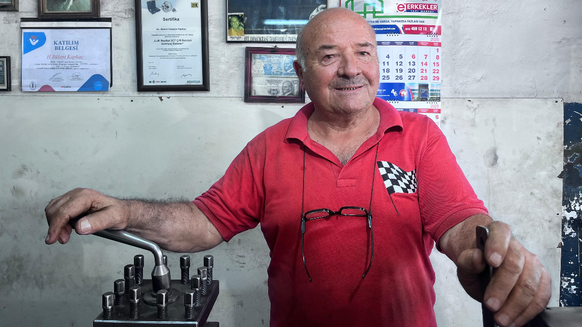 Bornova ilçesinde, "Çırak gelir" diye yaz tatilini bekleyen lakin umduğunu