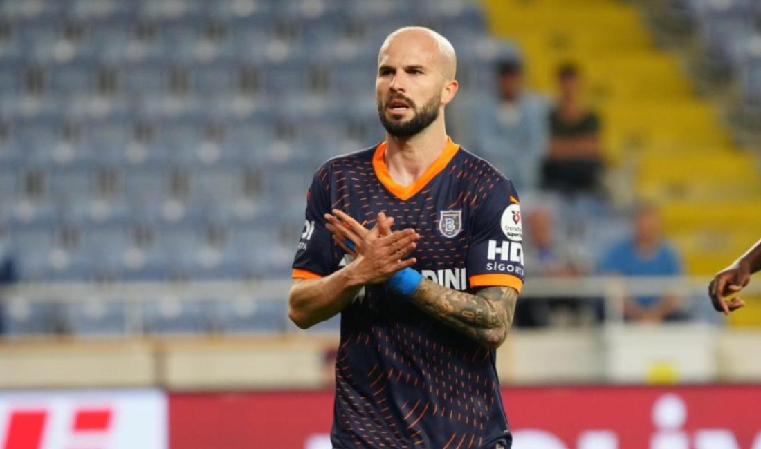 Başakşehir, Brezilyalı futbolcu Joao Figueiredo'nun Malezya temsilcisi Johor Darul Ta'zim