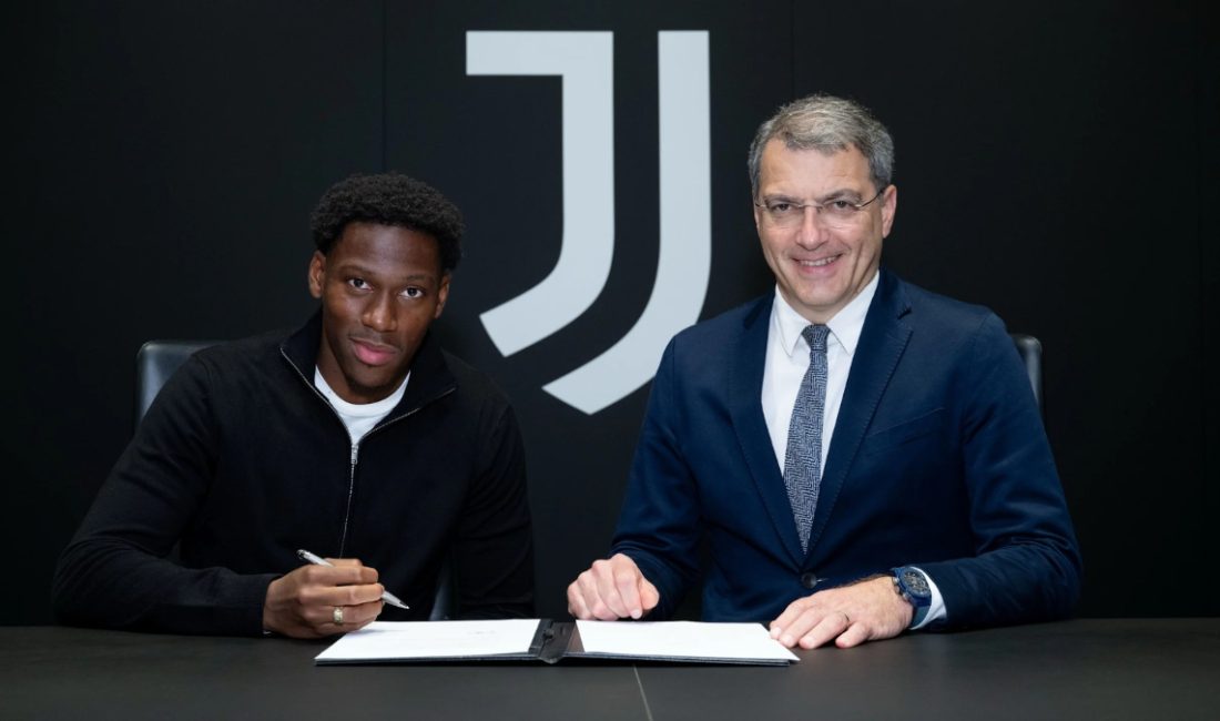 İtalyan devi Juventus, bonservisi elinde bulunan Jonathan David'i takımına kattı.