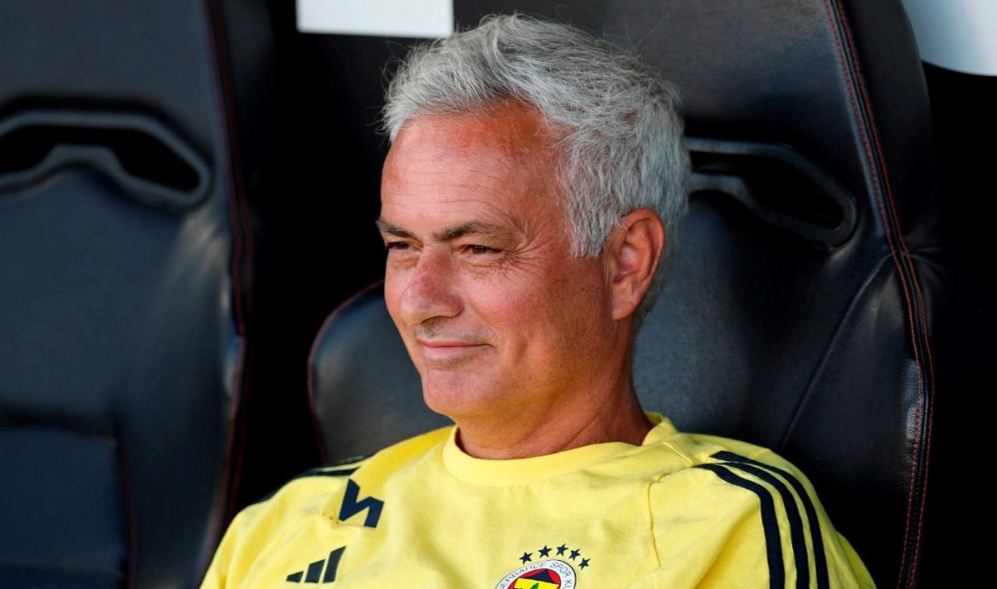 Fenerbahçe Teknik Yöneticisi Jose Mourinho, Portimonense maçı sonrası geleceği için