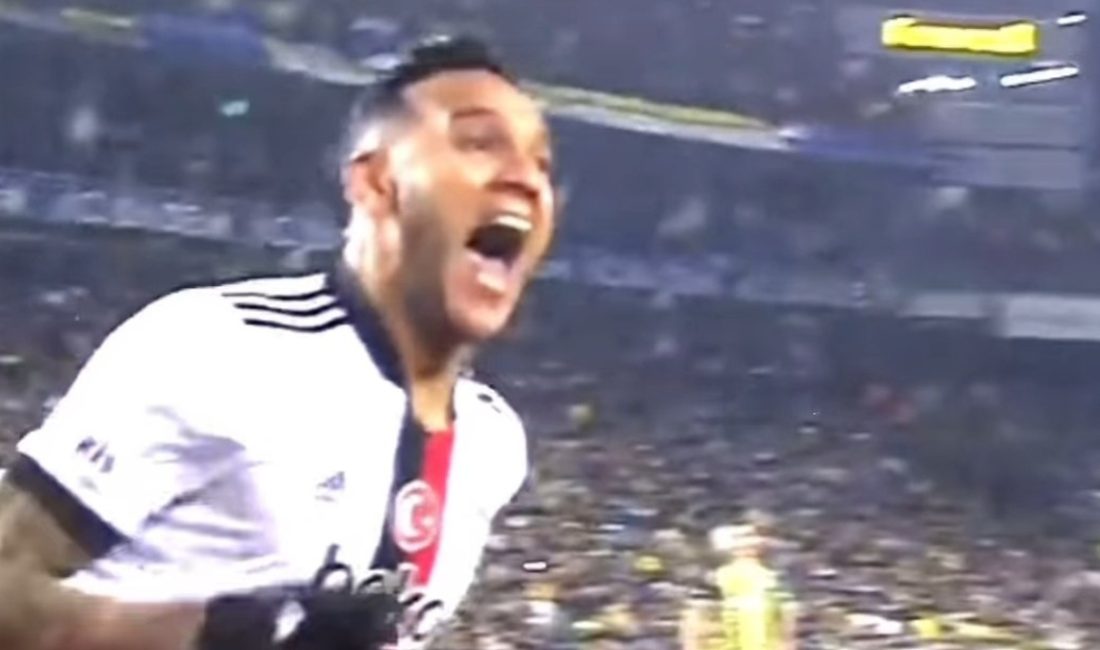 Eski Fenerbahçeli Josef de Souza, Dünya Fenerbahçeliler Günü'nde Beşiktaş formasıyla