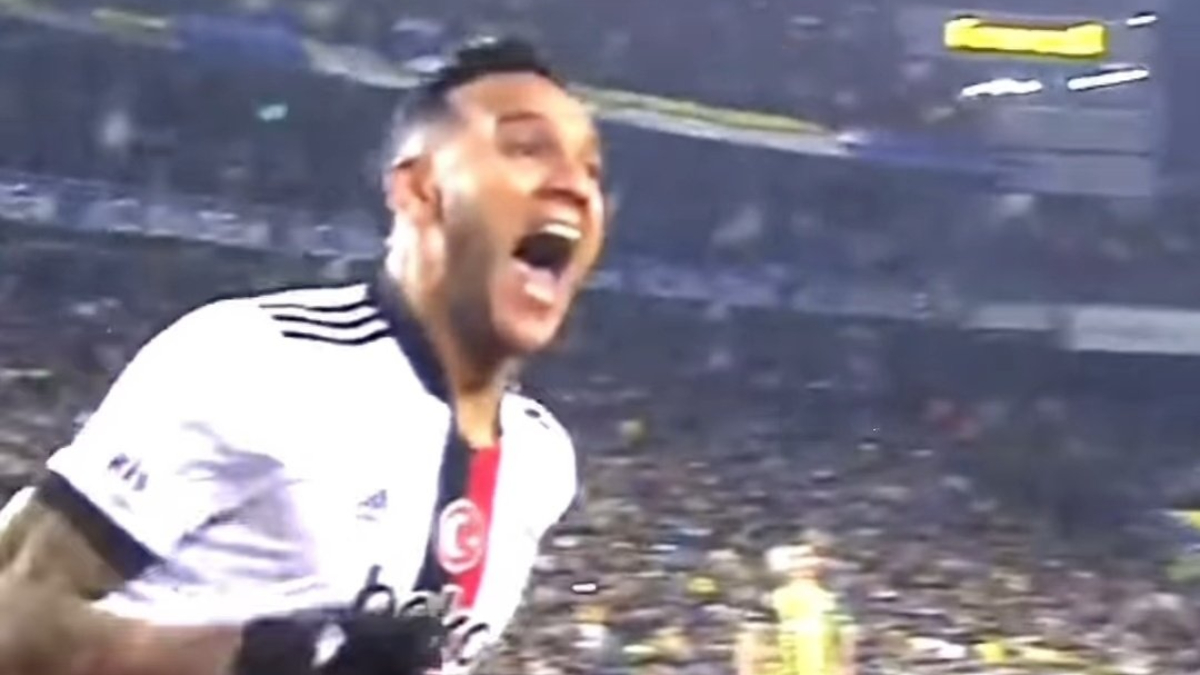 Eski Fenerbahçeli Josef de Souza, Dünya Fenerbahçeliler Günü'nde Beşiktaş formasıyla