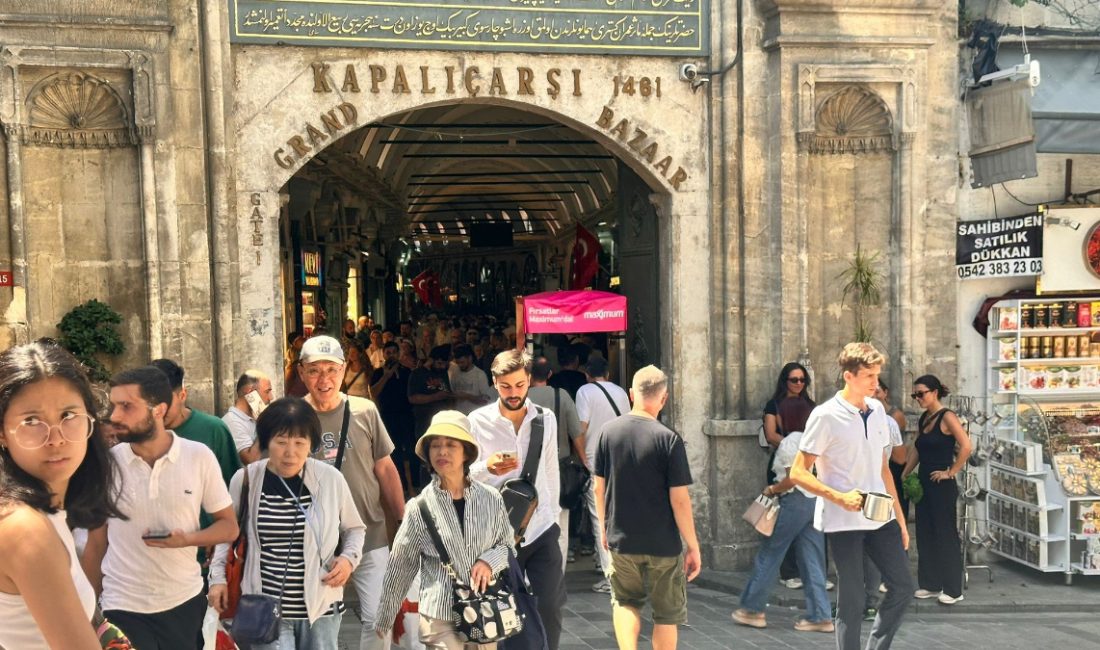 Kapalıçarşı, 2025 yılının birinci 6 ayında 5 milyon turisti ağırlayarak,