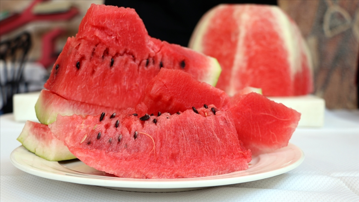 Yazın en sevilen meyvesi karpuz, lezzetiyle damakları mest ediyor. Lakin