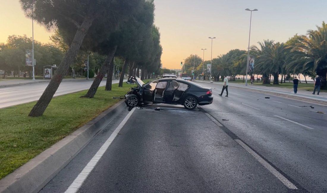 İstanbul Kartal'da seyir halindeki iki araba çarpıştı. Kazada biri ağır