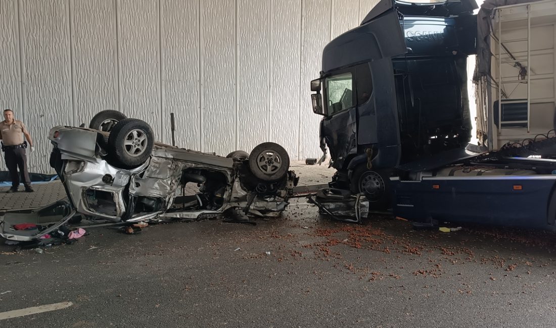 Kastamonu'da tır ile arabanın çarpışması sonucu biri çocuk 3 kişi