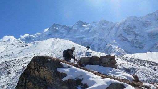 Pakistan’da tırmanmaya çalışan beş şahıstan birinin hayatını kaybettiği doruğa çıkmaya