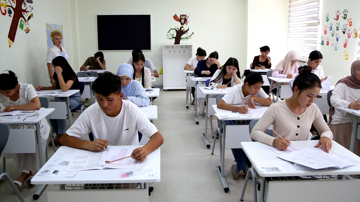 Kırgızistan ile Türkiye’nin ortak teşebbüsüyle kurulan Kırgızistan-Türkiye Manas Üniversitesi’ne (KTMÜ)