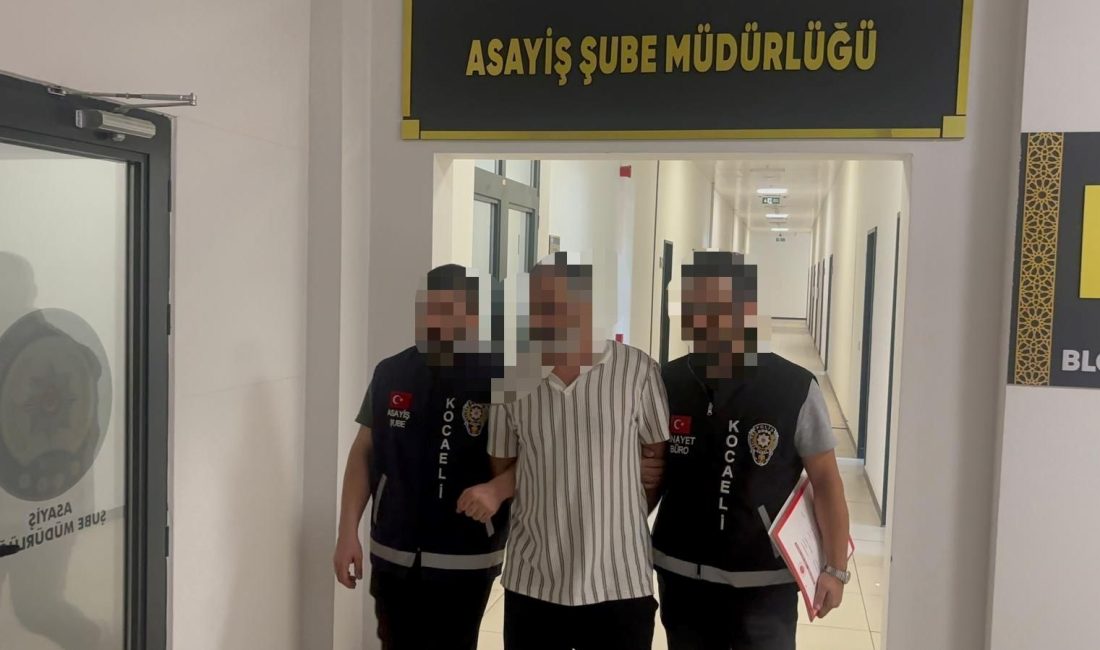 Kocaeli'nin Kartepe ilçesinde üvey oğlunu bıçaklayan adam tutuklandı.