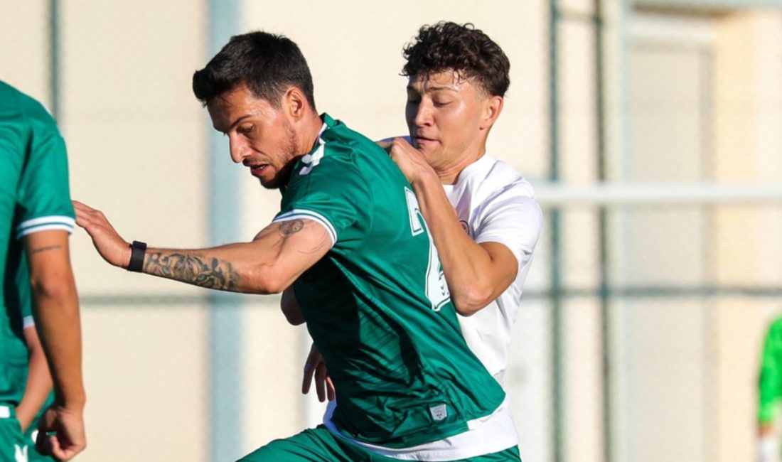 Süper Lig takımlarından Konyaspor ile Rizespor ortasında oynanan hazırlık maçını