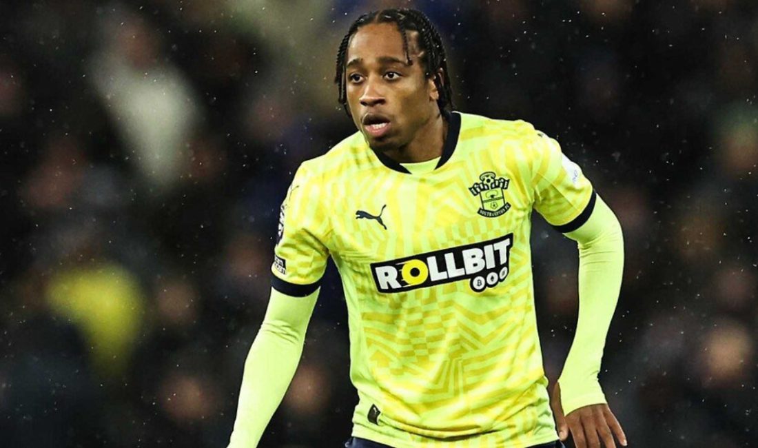 Orkun Kökçü'ye imza merasimi gerçekleştiren Beşiktaş, artık de Kyle Walker-Peters'ı
