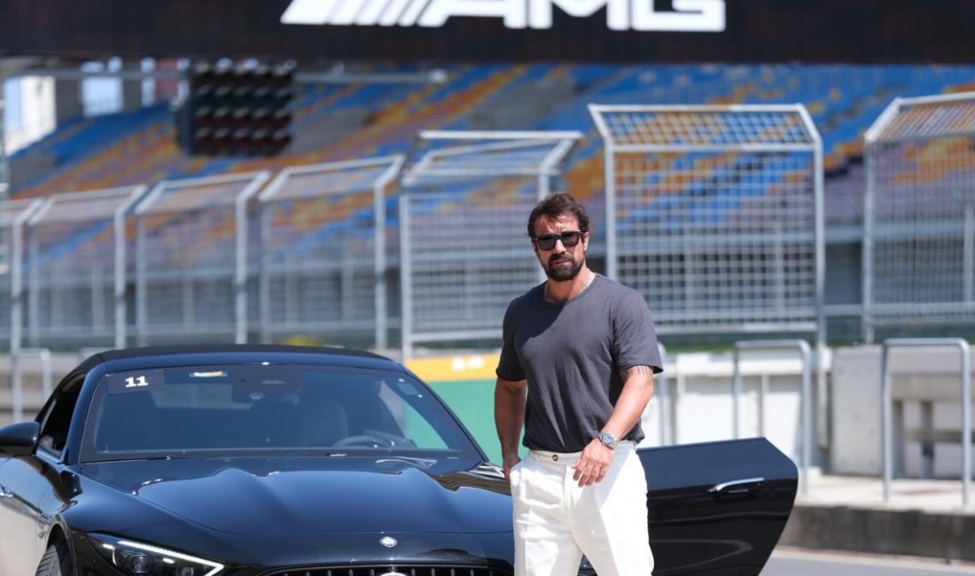 Gittiği yerde lüks aracını perte çıkan ünlü oyunucu İbrahim Çelikkol'un