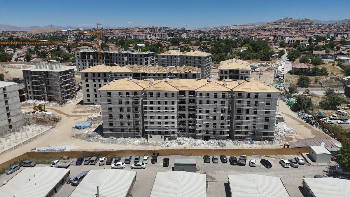 6 Şubat sarsıntılarından ağır yara alan Malatya’nın Yeşilyurt ilçesinde, Kiltepe