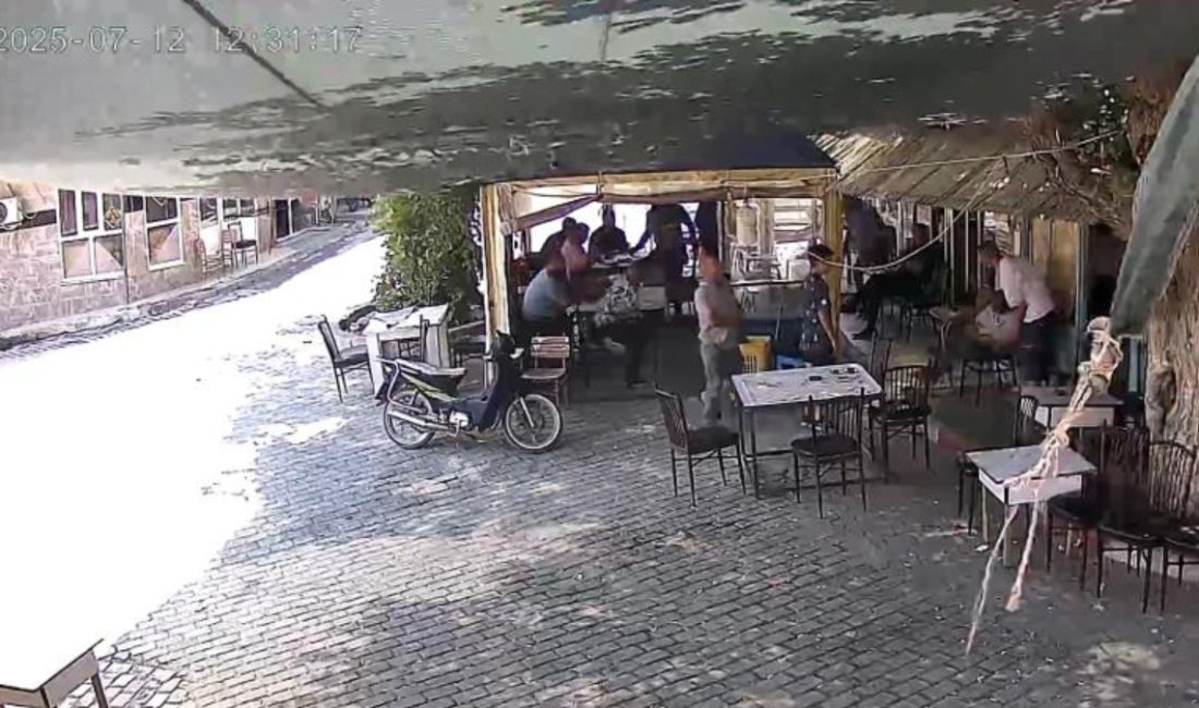 Manisa'da kahvehanede otururken kalp krizi geçiren adam, kaldırıldığı hastanede hayatını