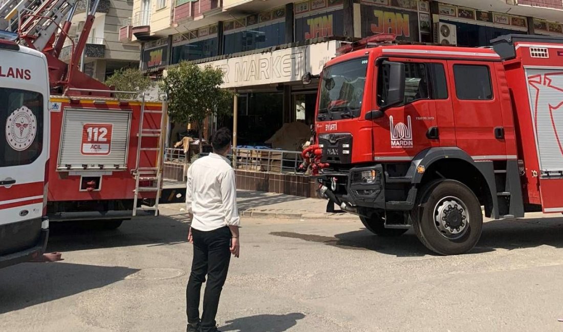 Mardin'in Kızıltepe ilçesinde konutta çıkan yangın itfaiye takımlarınca söndürüldü.