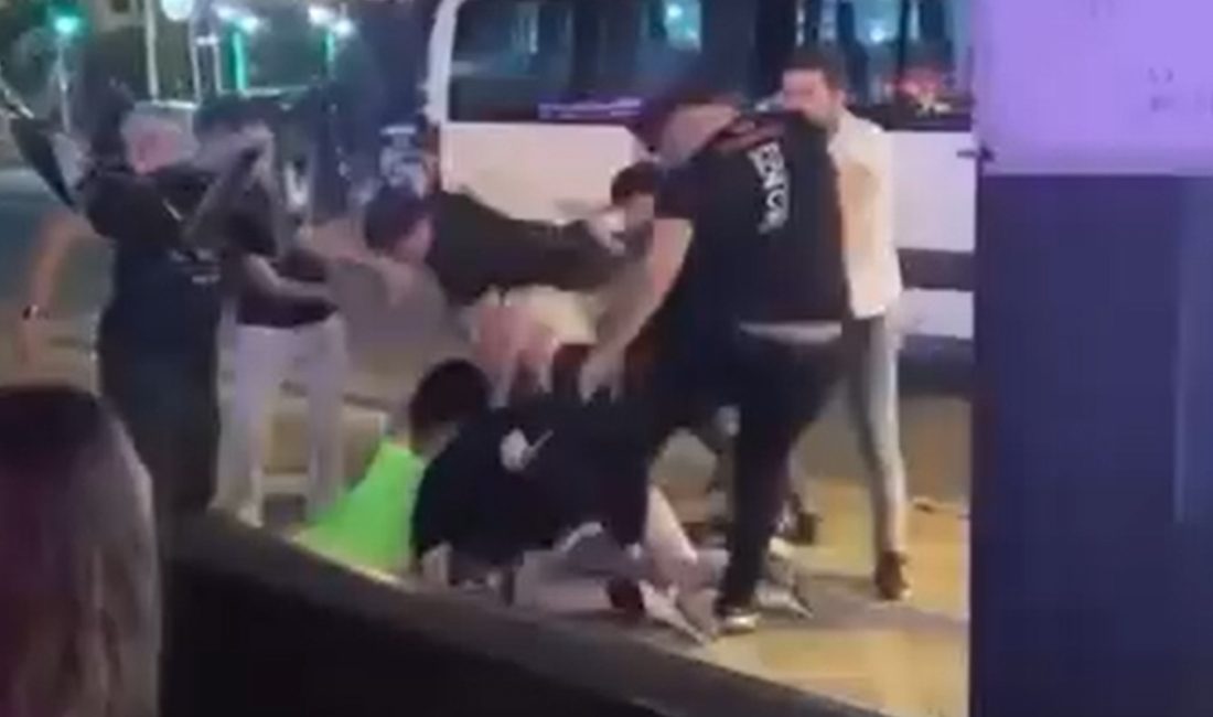 Marmaris'te bayan turistler ve cümbüş yeri çalışanları ortasında çıkan kelamlı