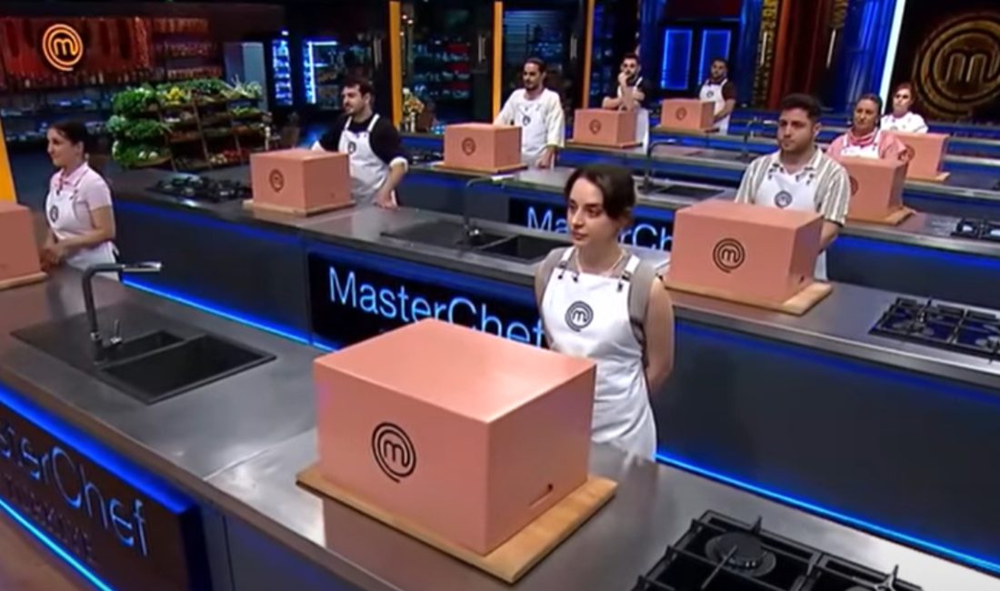 MasterChef 2025'te ana takım uğraşı başladı. 14 yarışmacının canla başla