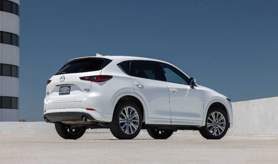 Mazda, tanınan SUV modeli CX-5'in büsbütün yenilenen üçüncü kuşağını 10