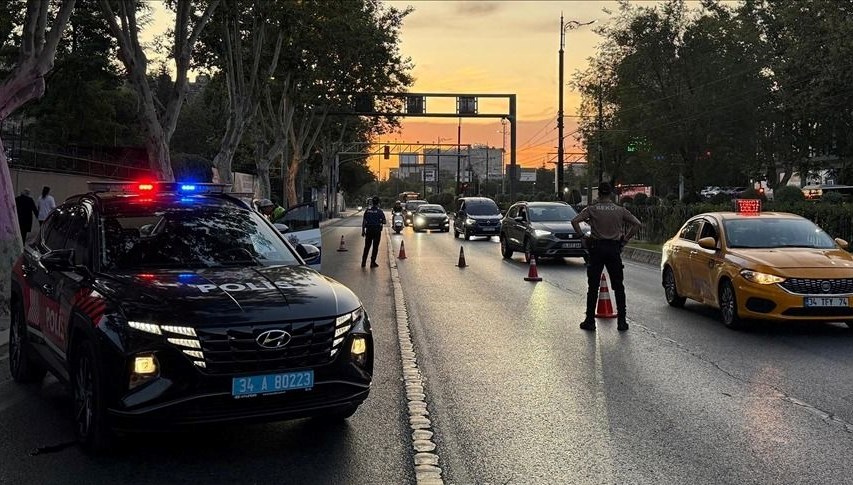 İstanbul'da "Huzur İstanbul" uygulamasında düzenlendi. Farklı hatalardan aranan şüphelilerinde bulunduğu