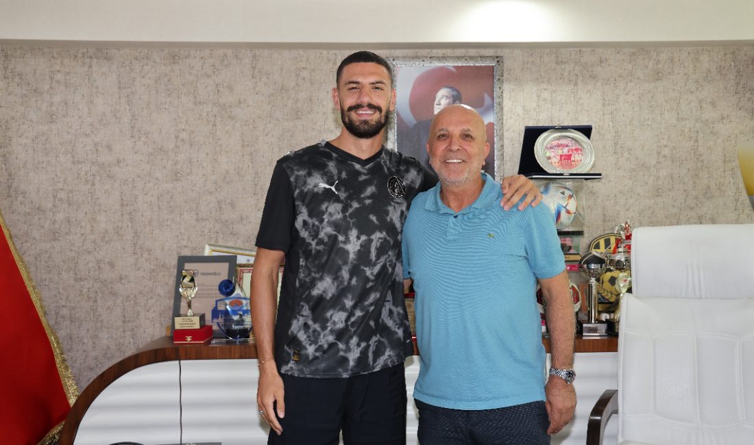 Alanyaspor’da 2018-2019 döneminde forma giyen mili futbolcu Merih Demiral eski