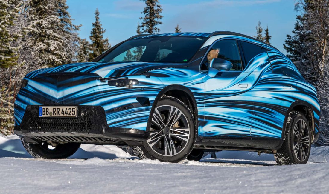 Mercedes-Benz, markanın en çok satan modeli olan GLC'nin büsbütün elektrikli