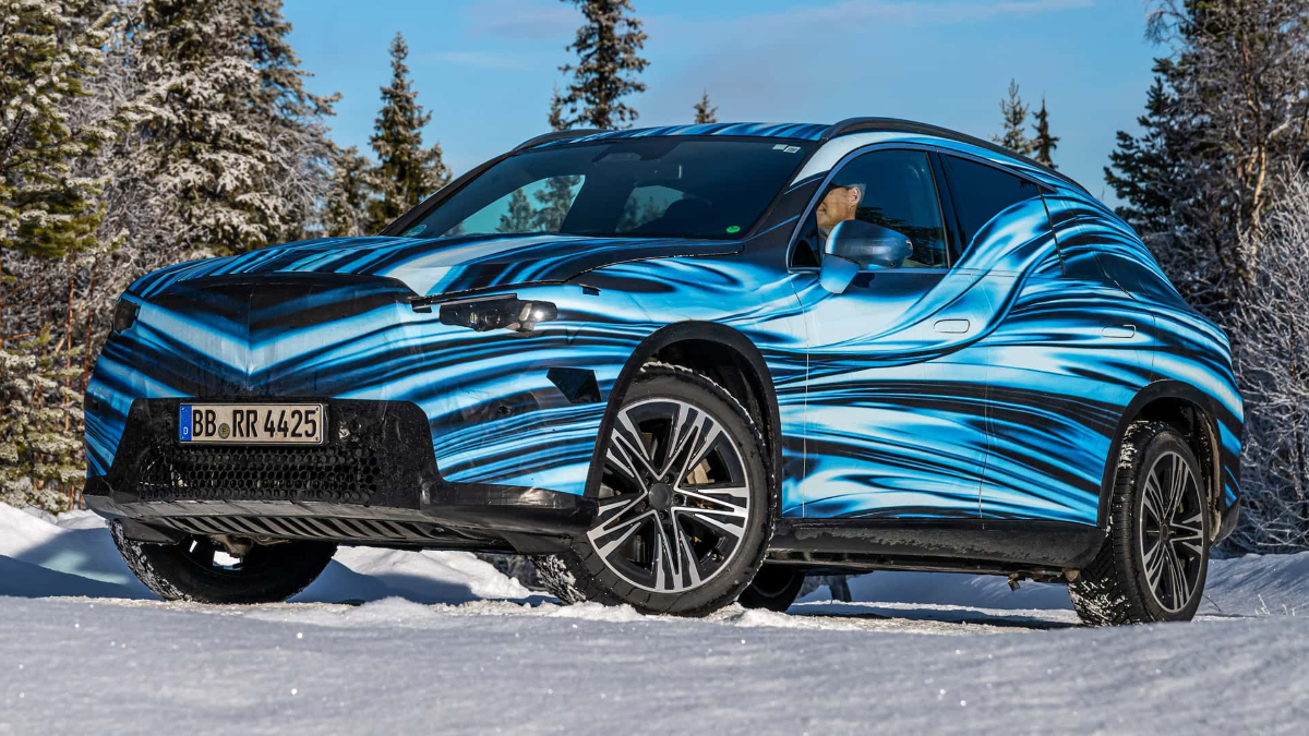 Mercedes-Benz, markanın en çok satan modeli olan GLC'nin büsbütün elektrikli