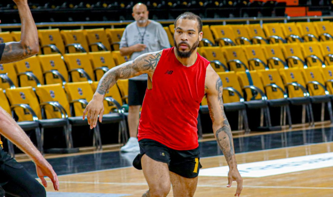 Mersin Spor Kulübü, oyuncusu Justin Cobbs ile yola devam edileceğini