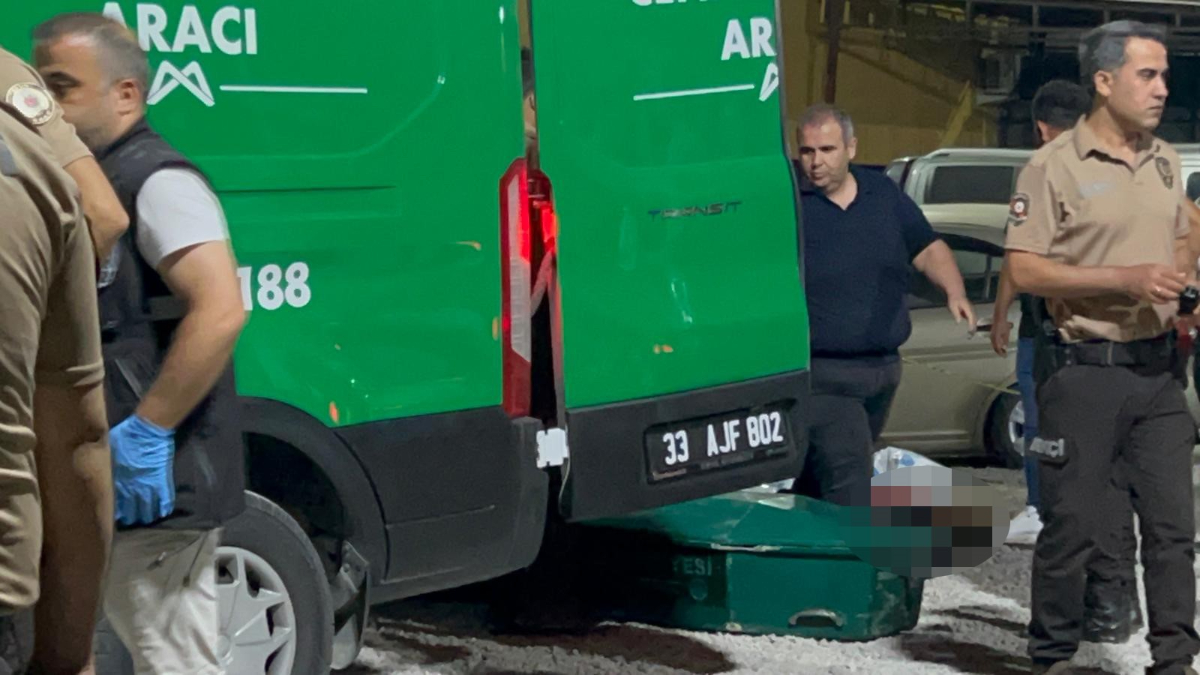 Tarsus ilçesinde oto yıkama dükkanına düzenlenen silahlı hücumda iş yeri