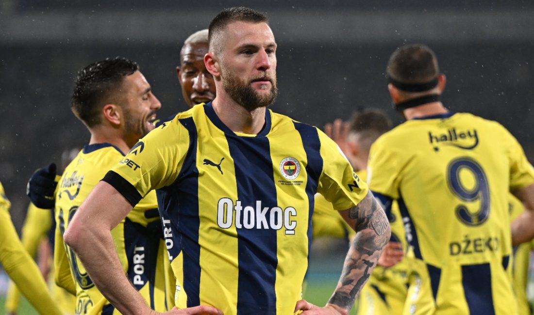 Fenerbahçe'nin bonservisini almak için PSG ile pazarlıklarını sürdürdüğü Milan Skriniar,