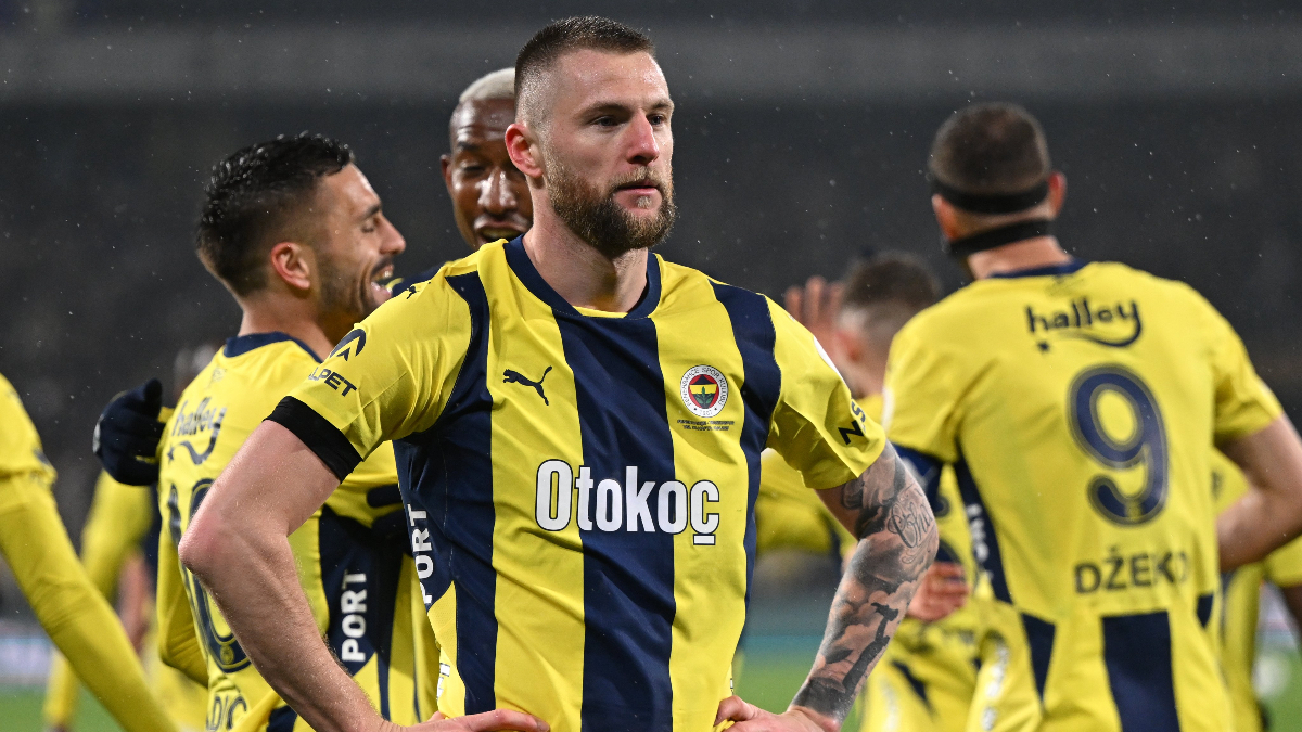 Fenerbahçe'nin bonservisini almak için PSG ile pazarlıklarını sürdürdüğü Milan Skriniar,