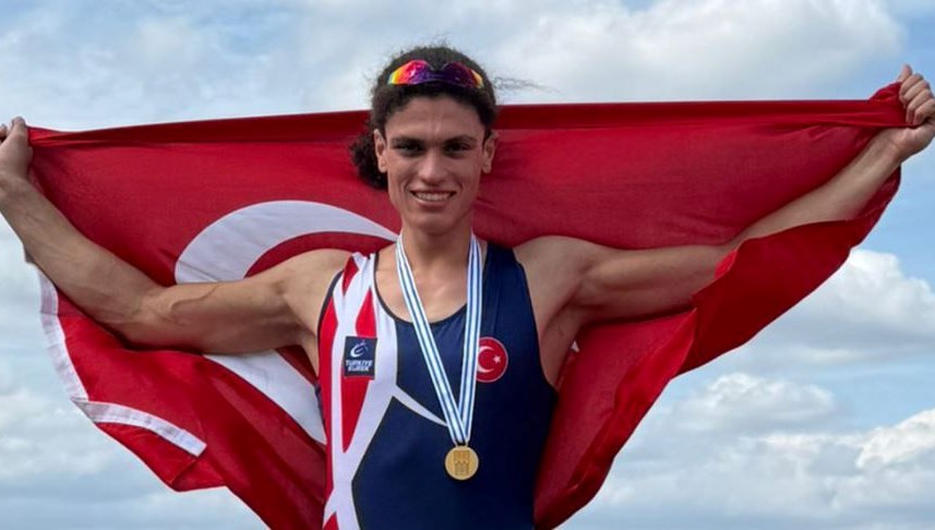 Dünya 23 Yaş Altı Kürek Şampiyonası'na katılan ulusal atletlerden Cevdet