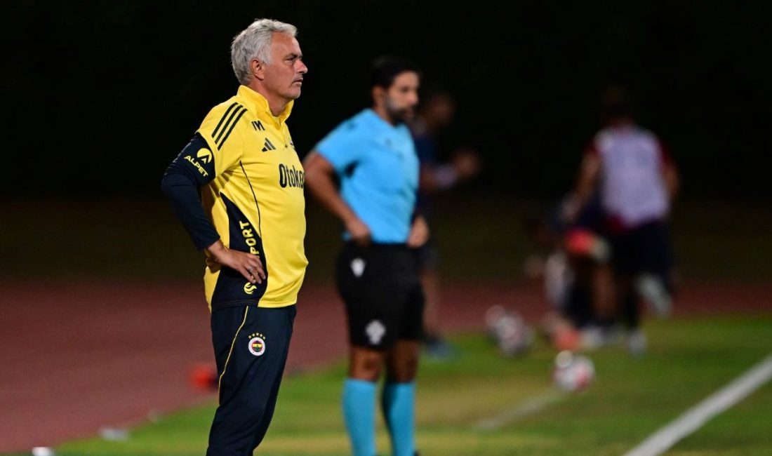 Fenerbahçe Teknik Yöneticisi Jose Mourinho, takip ettiği ekipleri ve yıldız