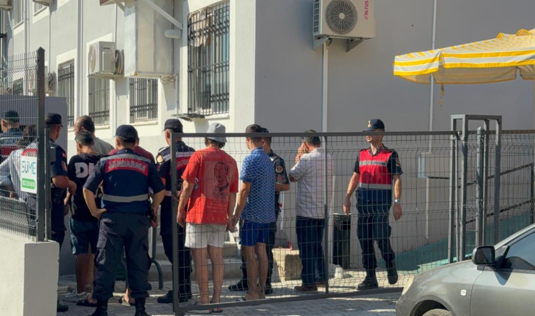 Seydikemer ilçesi Karadere Plajı’nda yasa dışı yollardan yurt dışına çıkmaya