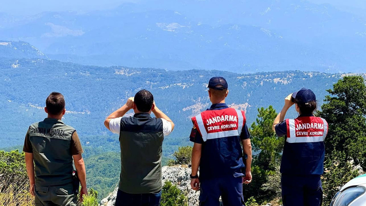 Muğla'da jandarma ve orman grupları orman yangınlarına karşı gözetleme ve