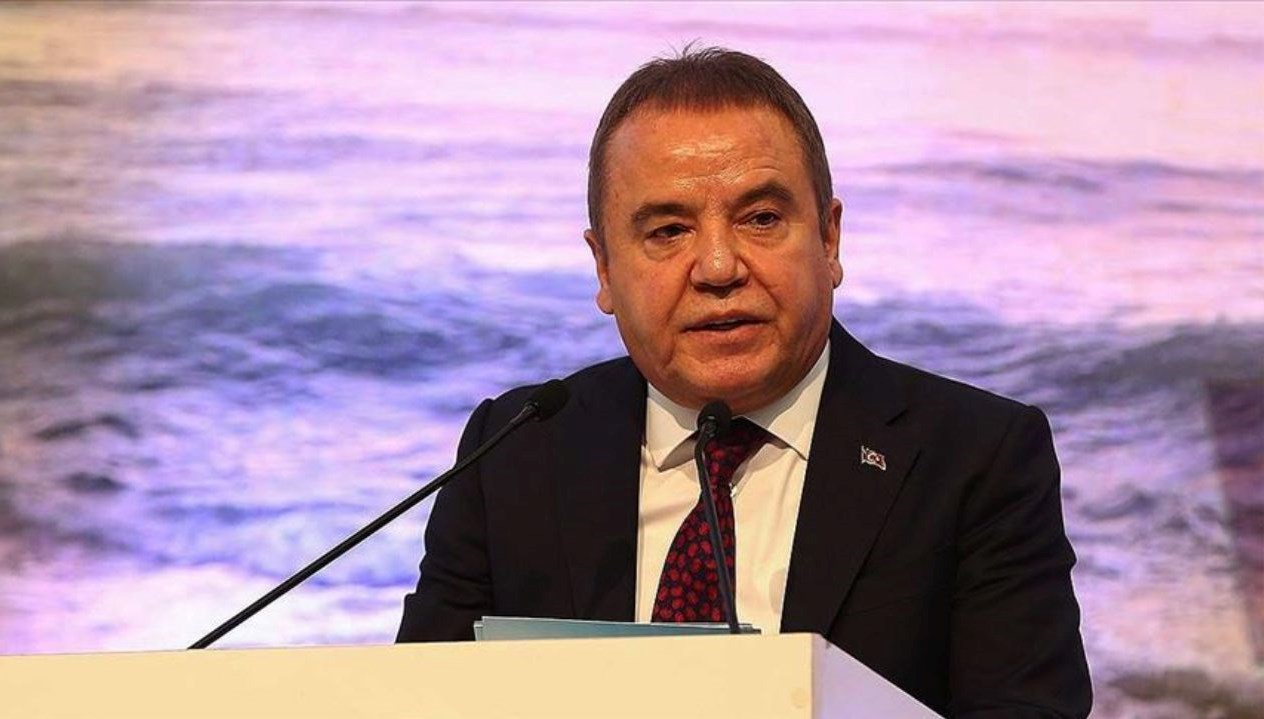 Muhittin Böcek, Türkiye'de siyaset haberlerini yakından takip eden birçok kişinin