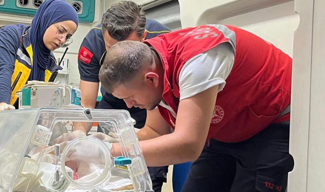 39 haftalık dünyaya gelen bir günlük Selin bebeğe aort damarında